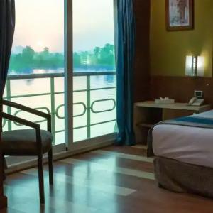 Nile View Jewel - 22