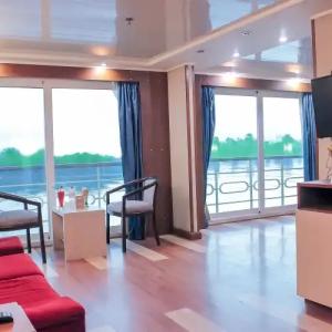 Nile View Jewel - 35