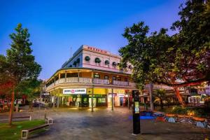 Hides Hotel, Cairns