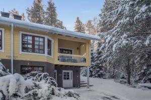 Holiday Home Vaarapirtti - tahti by Interhome, Vuokatti