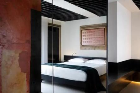 STRAF, Milan, a Member of Designs - 117