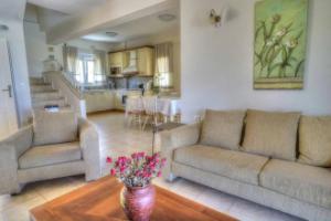 Gerani Villas, Gerani