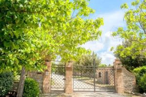 Guest House «La Fonte Di Montebuono», Magione