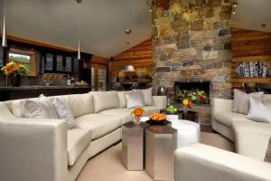 Abode at Dragonfly Lodge Home, Jackson