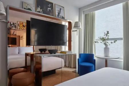 Mondrian Park Avenue - 108