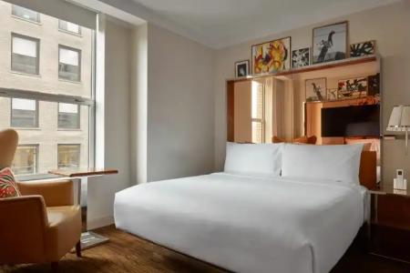 Mondrian Park Avenue - 104