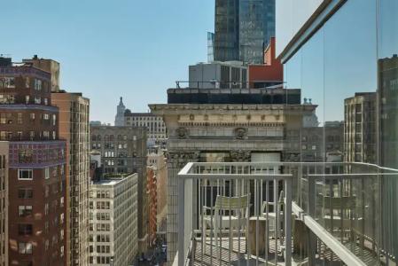 Mondrian Park Avenue - 130