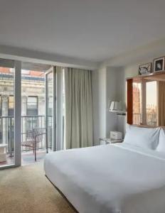 Mondrian Park Avenue - 114