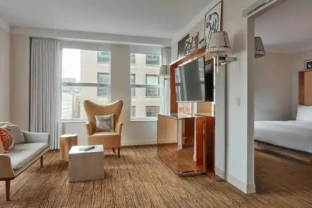 Mondrian Park Avenue - 105