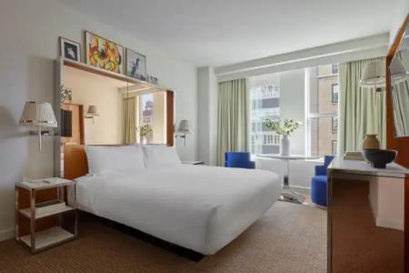 Mondrian Park Avenue - 124