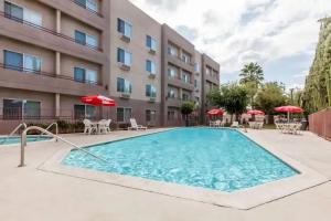 Ramada by Wyndham Bakersfield, Bakersfield