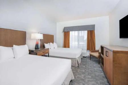 Ramada by Wyndham Bakersfield - 6