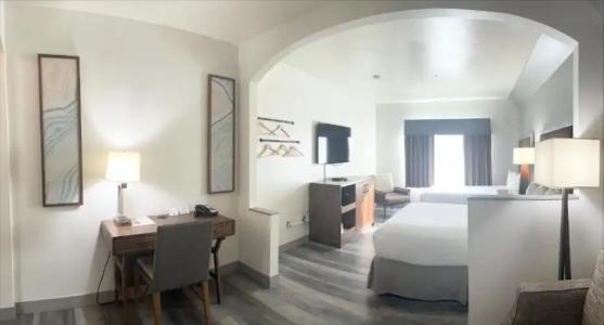 Ramada by Wyndham Bakersfield - 35