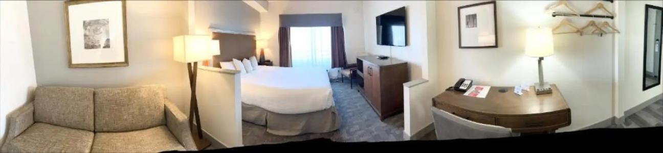 Ramada by Wyndham Bakersfield - 25