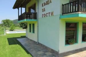 Pri Orehite Guesthouse, Oreshak