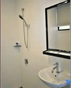 D'Wharf & Serviced Residence - 73