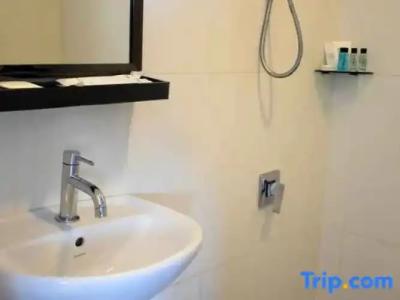 D'Wharf & Serviced Residence - 89