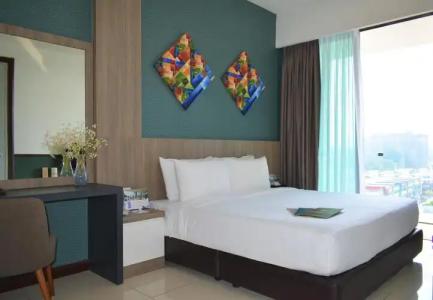 D'Wharf & Serviced Residence - 38