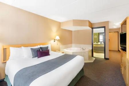 Ramada Plaza by Wyndham Prince George - 38