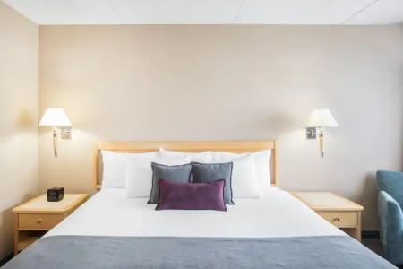 Ramada Plaza by Wyndham Prince George - 28