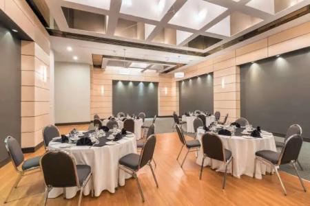 Ramada Plaza by Wyndham Prince George - 16