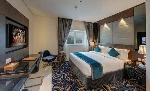 Omega Dubai - 100