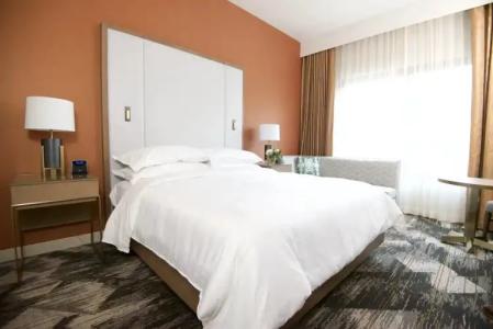 Sheraton Redding at the Sundial Bridge - 2