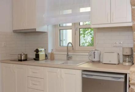 Castle Mansions - 385