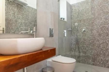 Castle Mansions - 102