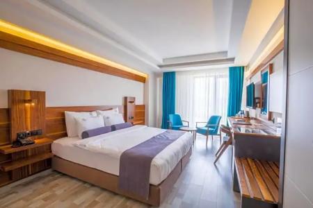 Karpalas City & Spa - 100