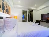 Deluxe room with pool view