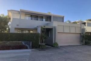 Sonoma Holiday House #8, Noosaville