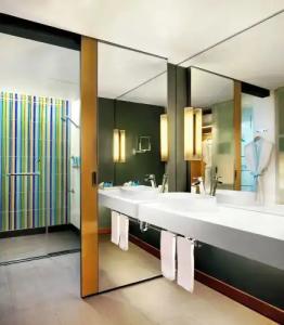 Aloft Bangkok - Sukhumvit 11 - 127