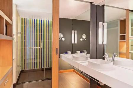 Aloft Bangkok - Sukhumvit 11 - 129