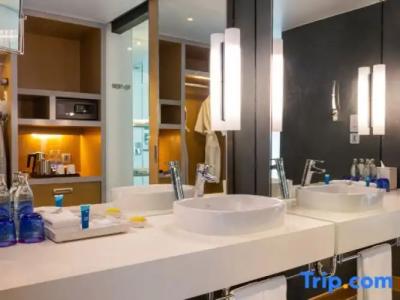 Aloft Bangkok - Sukhumvit 11 - 108