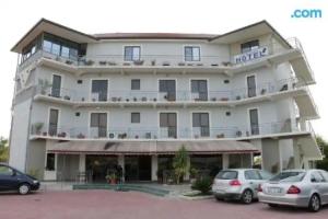 Hotel Verzaci, Rinas