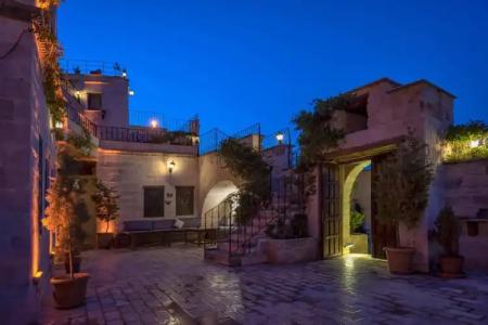 Sinasos Palace Cave - 3