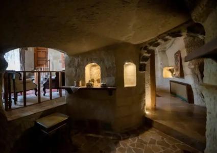 Sinasos Palace Cave - 10