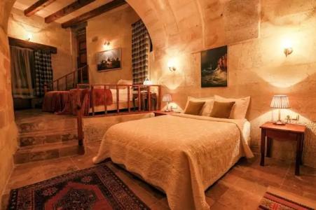 Sinasos Palace Cave - 53