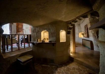 Sinasos Palace Cave - 49