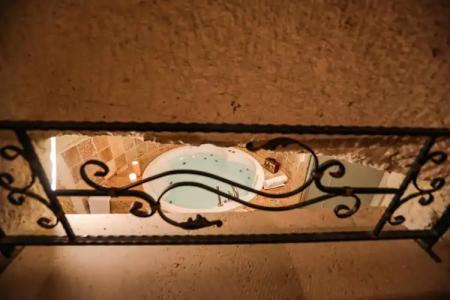 Sinasos Palace Cave - 27