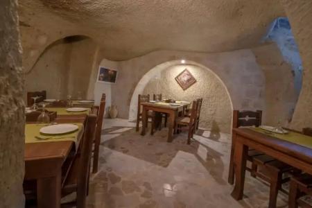 Sinasos Palace Cave - 12