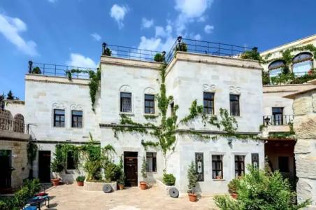 Sinasos Palace Cave - 4