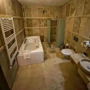 Sinasos Palace Cave - 29