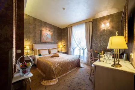 Imperial & Restaurant - 51