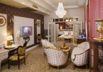 Imperial & Restaurant - 74