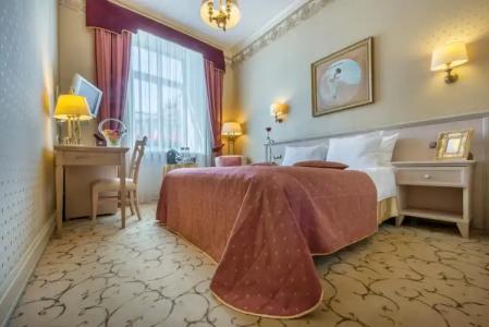 Imperial & Restaurant - 36