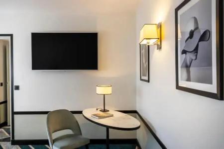 Hôtel Aiglon - 65