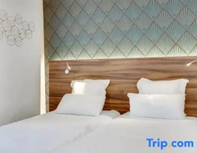 Carladez Cambronne - 35