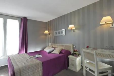 Carladez Cambronne - 28